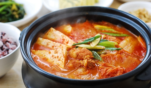 kimchi jjigae